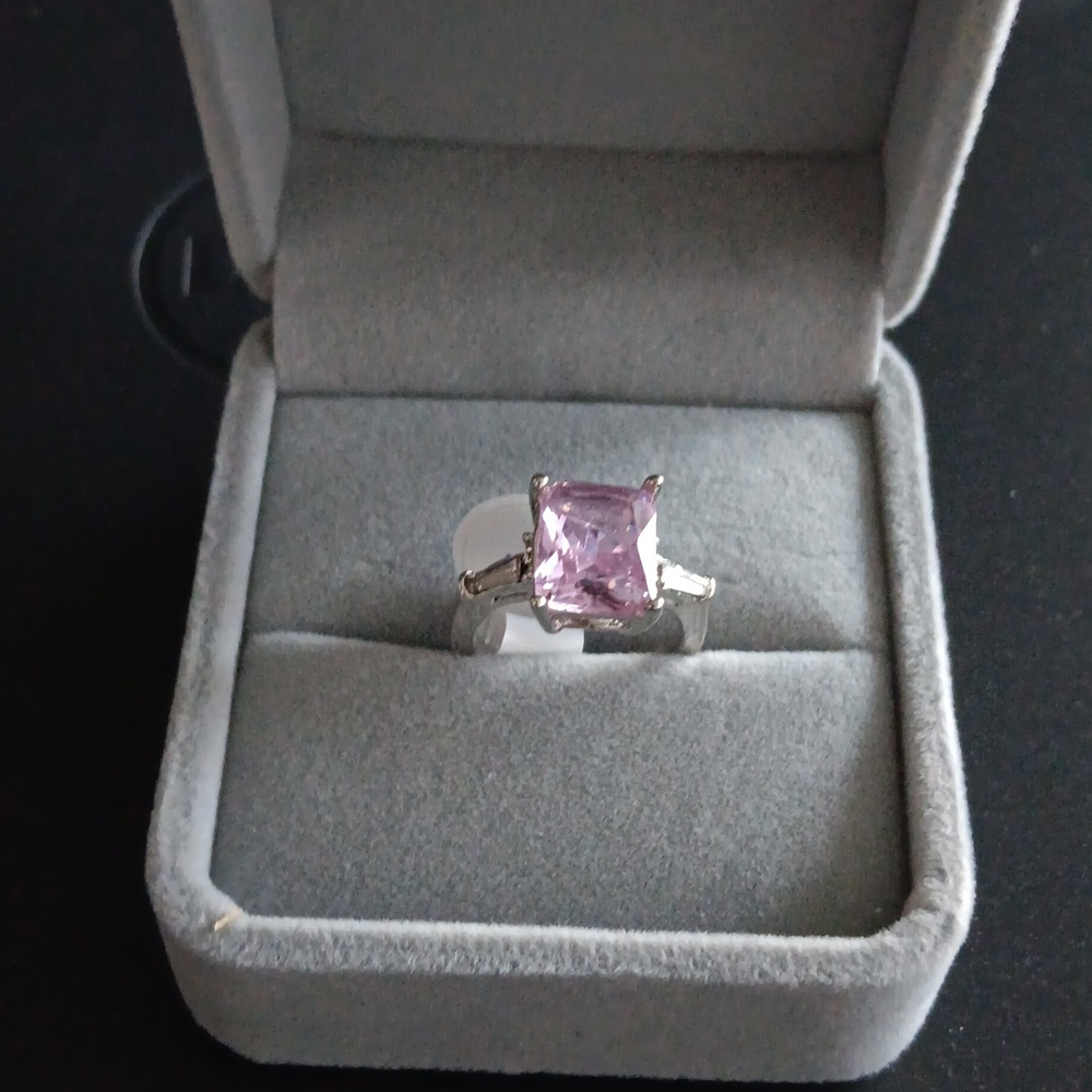 Pink stone silver size 5